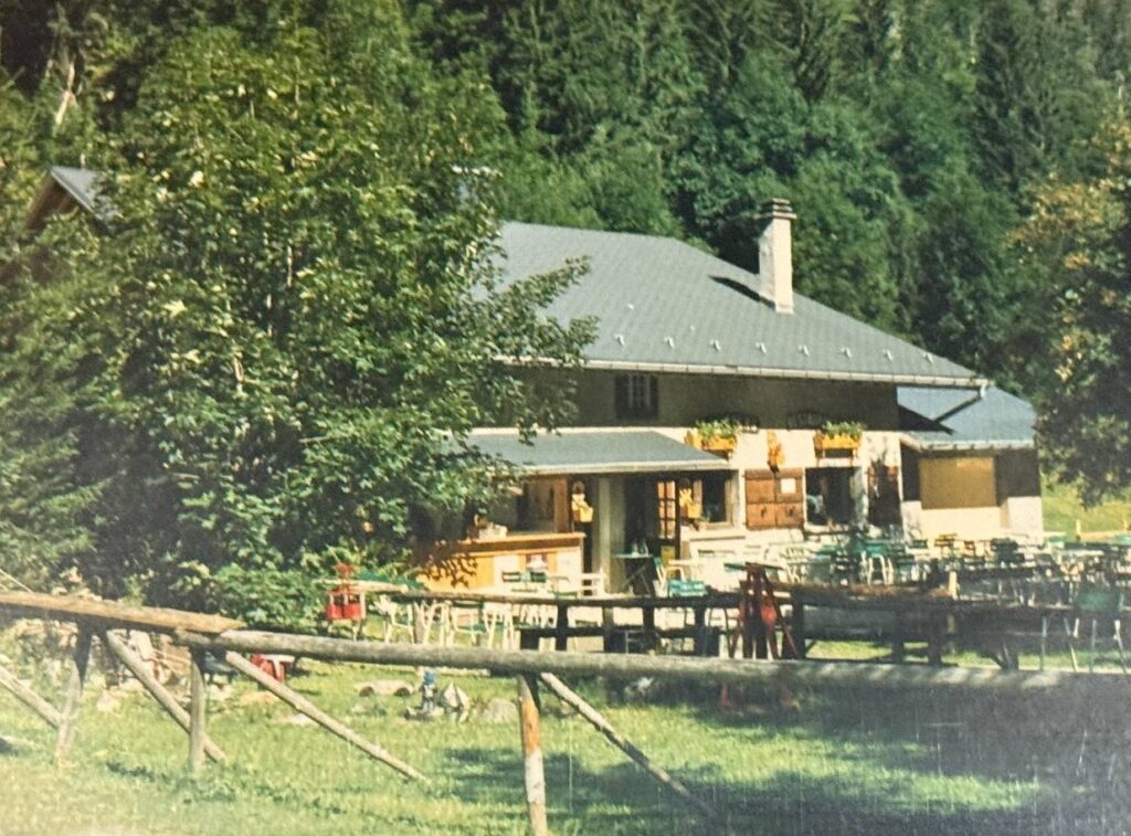 La Vieille Auberge, alors tenue par Alain et Dominique Chaudanson.